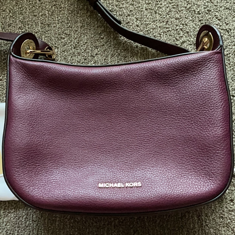 Michael Kors Raven Medium Messenger Bag in Plum
